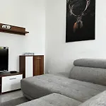 Apartment Monteurwohnung Burchard I Rosenau - Platz Fuer 6 Personen Coburg