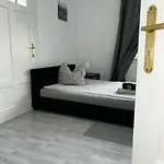 Monteurwohnung Burchard I Rosenau - Platz Fuer 6 Personen Apartment *