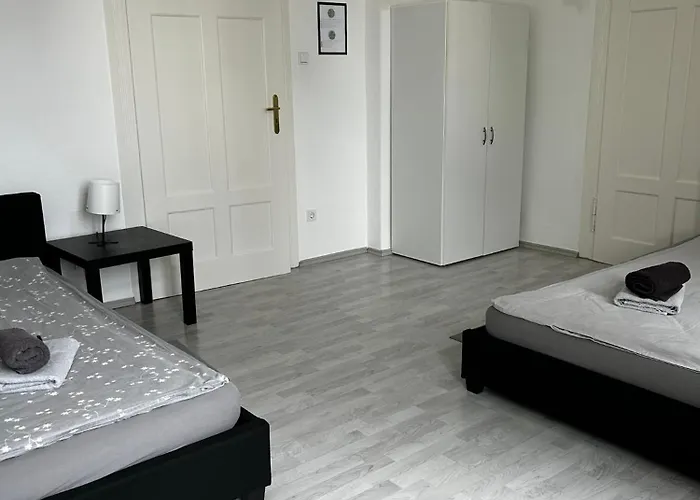 Monteurwohnung Burchard I Rosenau - Platz Fuer 6 Personen *